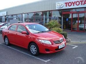 Toyota Corolla 1.4 TERRA SALOON