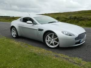 Aston Martin V8